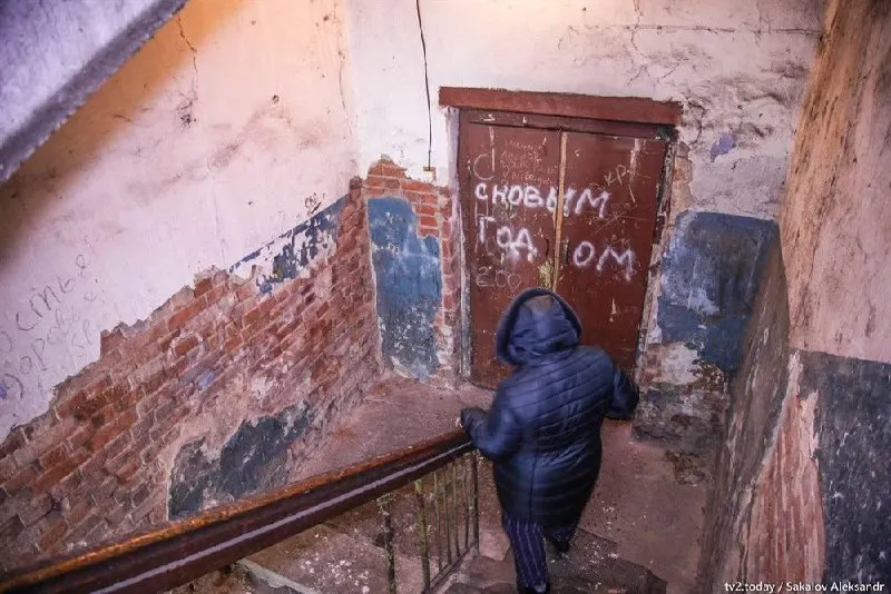 Власти города запланировали более 10% городского бюджета на переселение жителей из аварийного фонда; для исполнения судебных решений в 2026 году предусмотрены ещё около 3 млрд рублей.