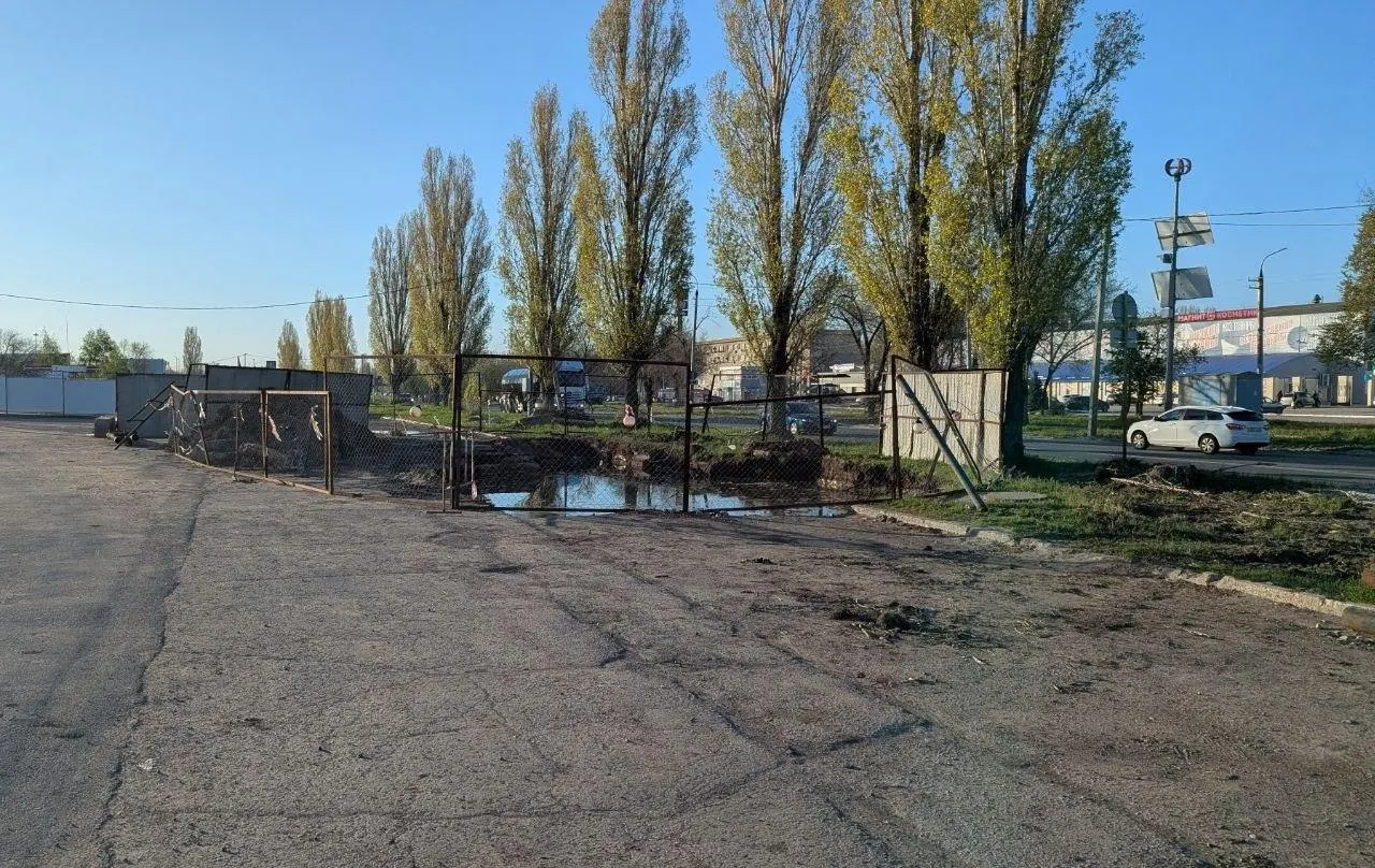 В двух городах Саратовской области продолжаются аварийные работы по устранению повреждений канализационных коллекторов: в Балакове — второй день ремонта, в Энгельсе — четвёртый.