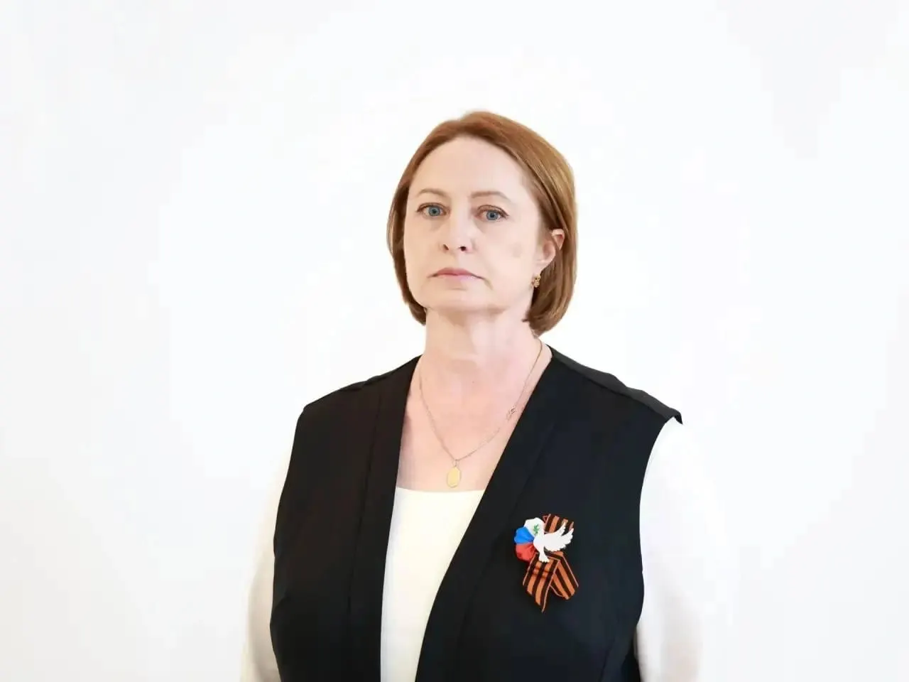 Губернатор освободил Александра Евсеева от должности по результатам проверки правительственной комиссии. В округе также сменят замглавы по строительству и ЖКХ и руководителя службы содержания; материалы по муниципальному коммунальному предприятию передадут в Следственный комитет.