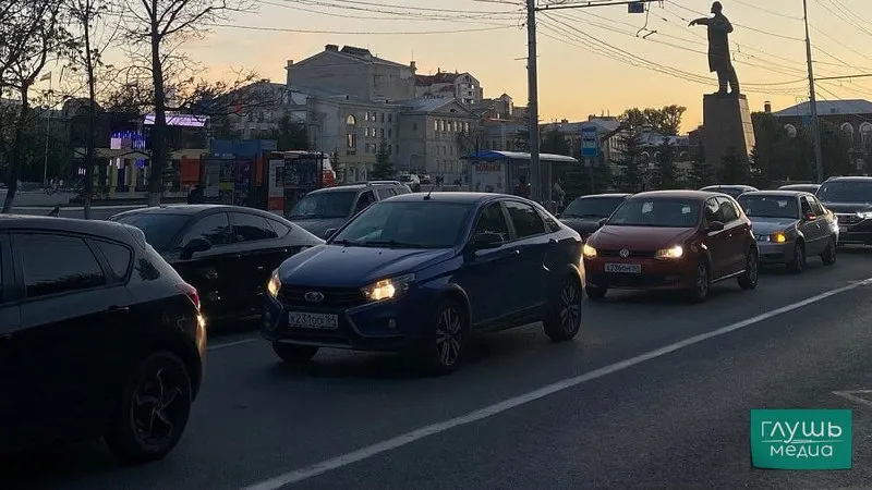 Вячеслав Володин сообщил о запуске депутатского проекта по ремонту дорог во Фрунзенском районе; по результатам работ будет решаться вопрос дорожного ремонта и в других районах города.