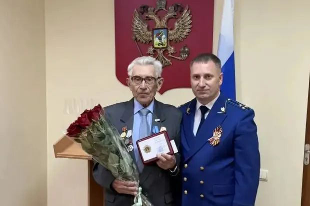 Несмотря на бюрократические препоны, россияне добиваются признания, выплат и восстановления услуг — истории из Волгоградской, Новосибирской области, Камчатки и Бурятии.