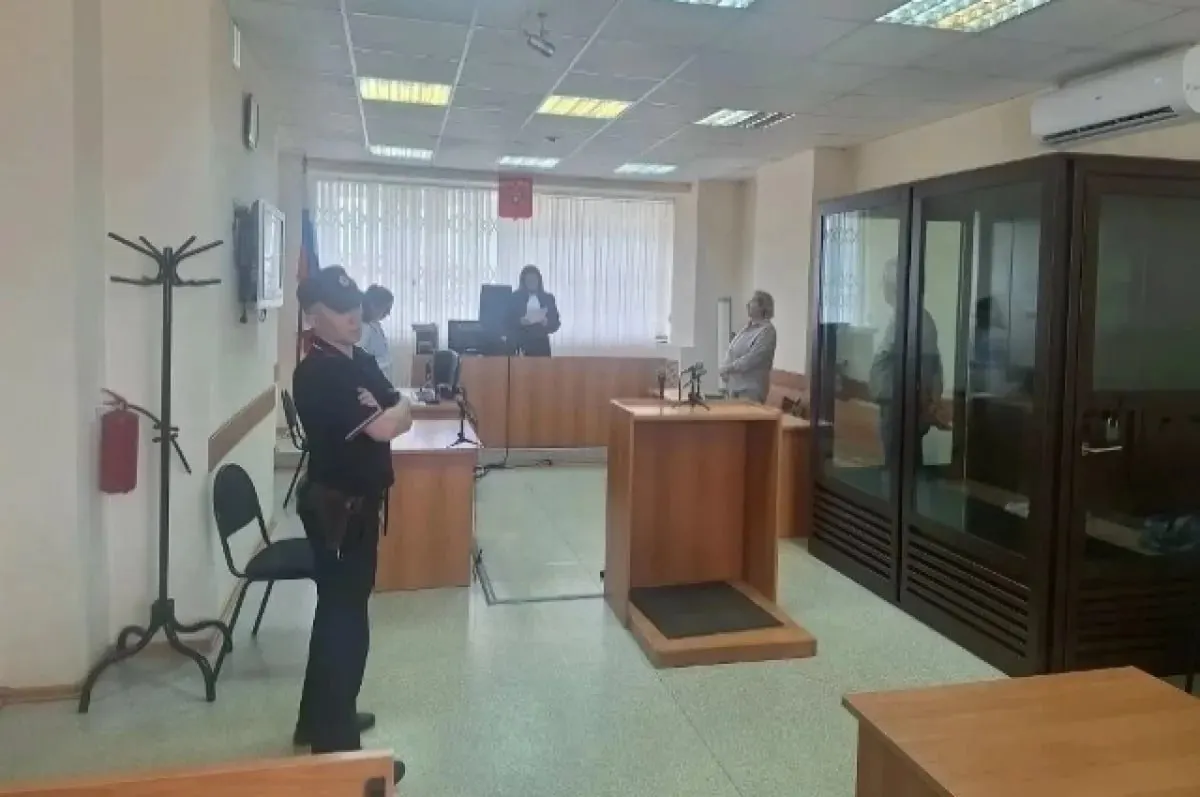 Устиновский районный суд признал виновными экс-руководителей управляющей компании и их сообщников в присвоении средств, собранных с жильцов на оплату коммуналки; ущерб оценён более чем в 110 млн рублей.