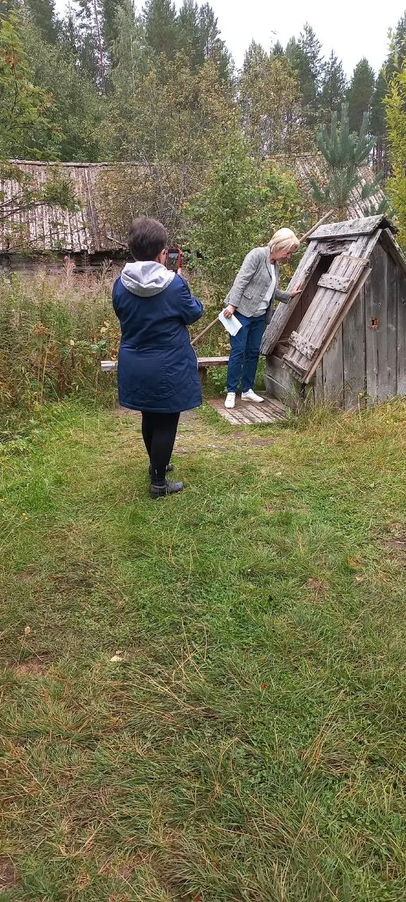 Жители курортных и отдалённых поселков Карелии жалуются на длительные отключения воды и перебои со связью: люди опасаются вспышек кишечных заболеваний и критикуют реакцию властей.