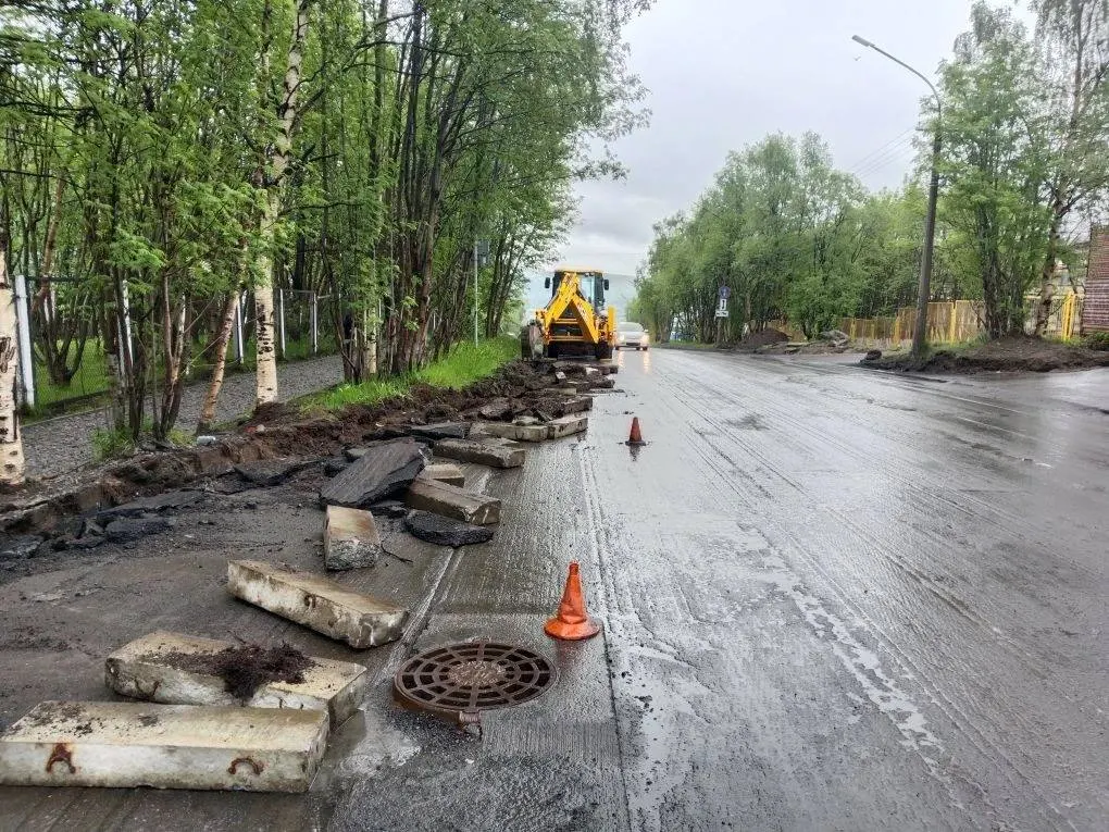 В городе выполняют асфальтирование и обустройство тротуаров на нескольких улицах: Юрия Гагарина, Павлика Морозова, Серпантин, Скальная и Алексея Хлобыстова.