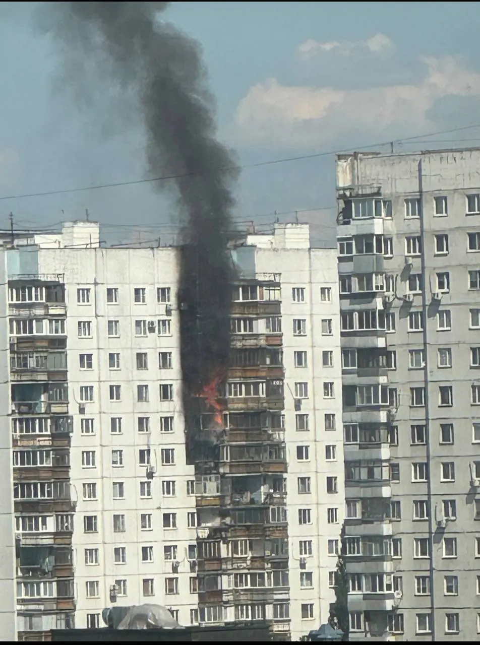 Пожар в&nbsp;высотке на&nbsp;улице Авиаторов в&nbsp;Солнцево: горят балконы с&nbsp;12&nbsp;по&nbsp;17&nbsp;этаж