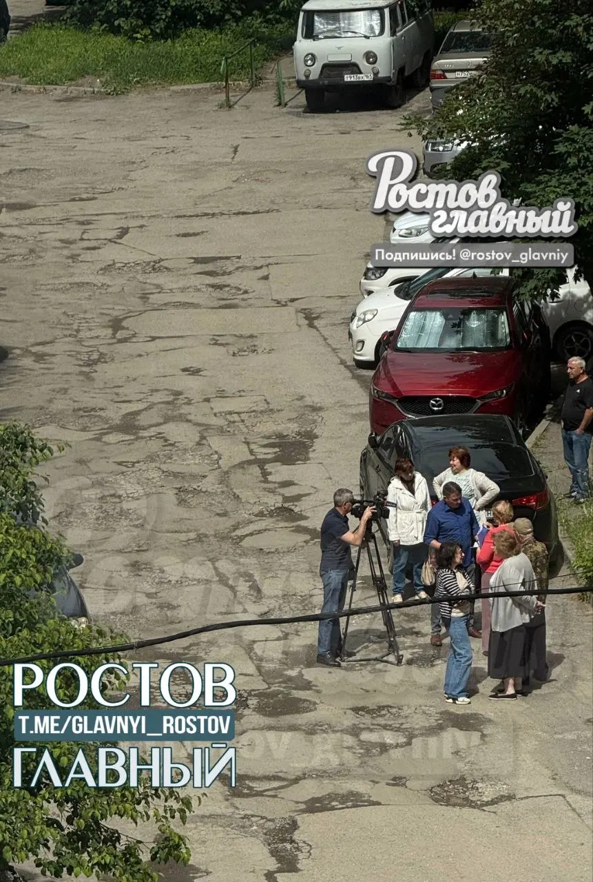 Улица Королёва, 1/6 в плохом состоянии; местные считают, что публичность поможет ускорить благоустройство дороги.