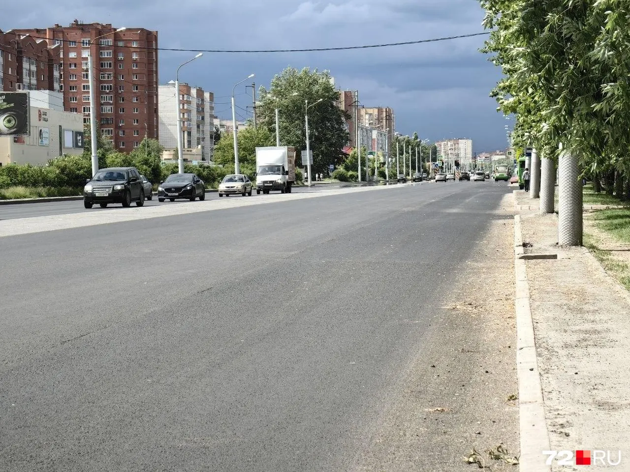 Работы на одной из самых протяжённых улиц города охватили около 4,5 км — от Мельникайте до Народной. Асфальт остаётся уложить на финальном отрезке между Монтажников и Народной.