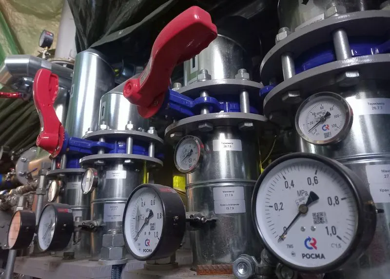В Калининградской области на торги выставили 42 км газопровода до Балтийска вместе с распределительными сооружениями и тремя земельными участками. Начальная цена — 421,5 млн рублей; торги назначены на 31 июля 2026 года.