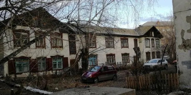 В Омске утвердили комплексное развитие территории на набережной Тухачевского: под снос попадут два двухэтажных дома, на участке появится около 3,9 тыс. кв. м нового жилья.