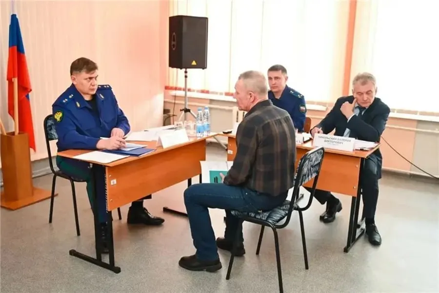 Несколько примеров, когда жители отстояли бульвар, добились ремонта дороги, получили положенное жильё и добились демонтажа шумных кондиционеров.