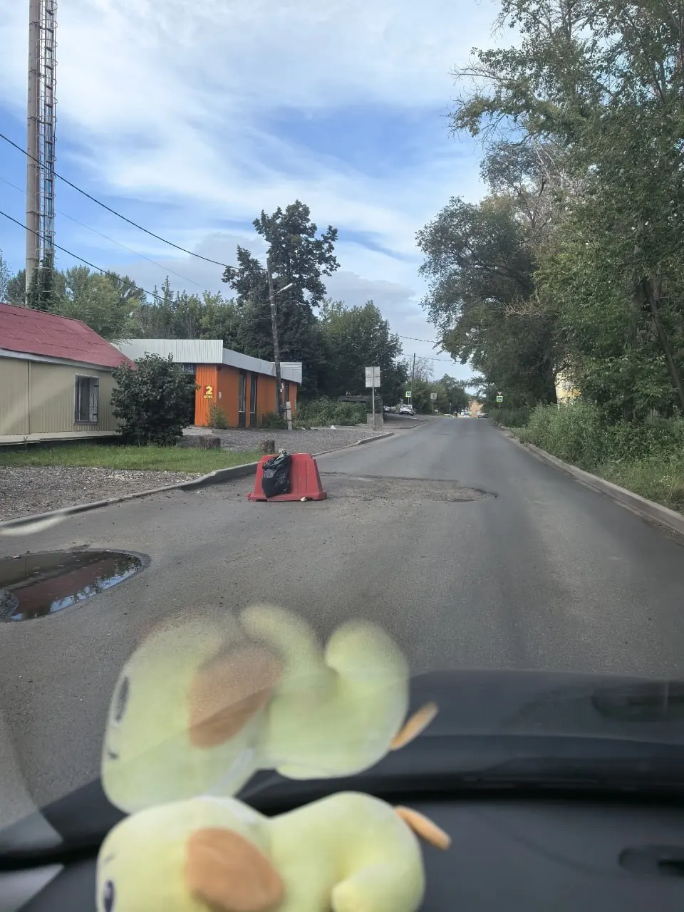 После ремонта на Нагорной улице провалился асфальт; на участке между Ташкентским переулком и Советской организовано движение по встречной полосе. Рекомендуется соблюдать осторожность и по возможности выбирать объезд.