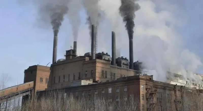 После проблемного отопительного сезона компания‑арендатор прекратила эксплуатацию Юргинской ТЭЦ — станция осталась без ответственного оператора, что повышает риск перебоев с теплоснабжением.