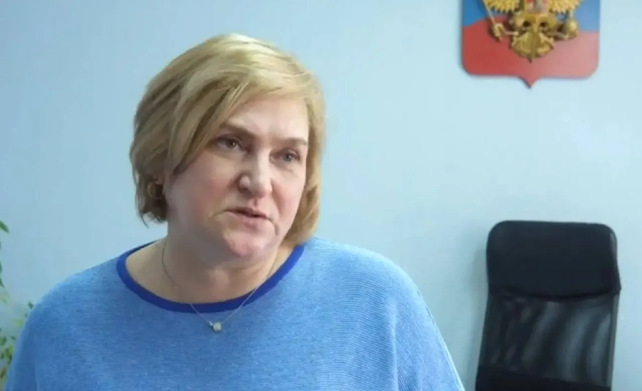 Её заявление планируют рассмотреть на ближайшем заседании городского собрания. Жители города жалуются на разбитые дороги, ветхое жильё и отсутствие благоустройства.