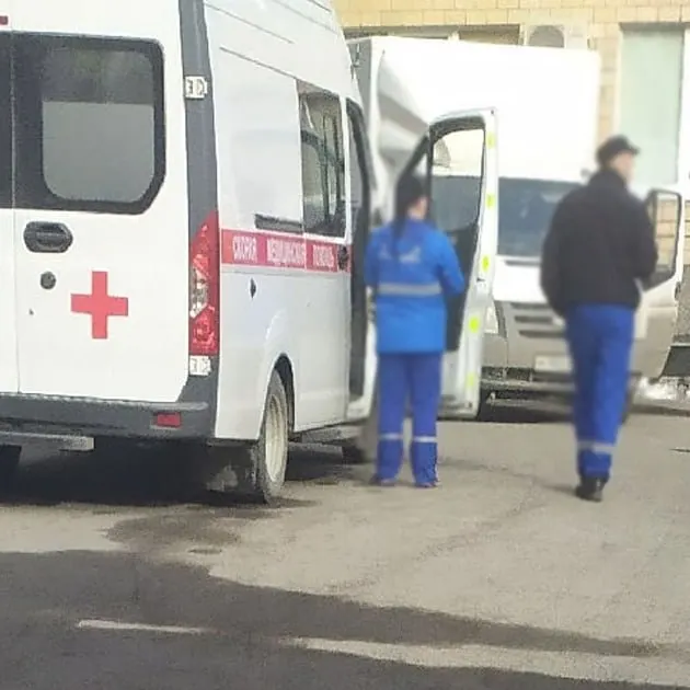 30 июля в жилом доме Медвежьегорска (Карелия) произошёл взрыв газа. Один человек с ожогами рук доставлен в больницу, причины инцидента выясняются.