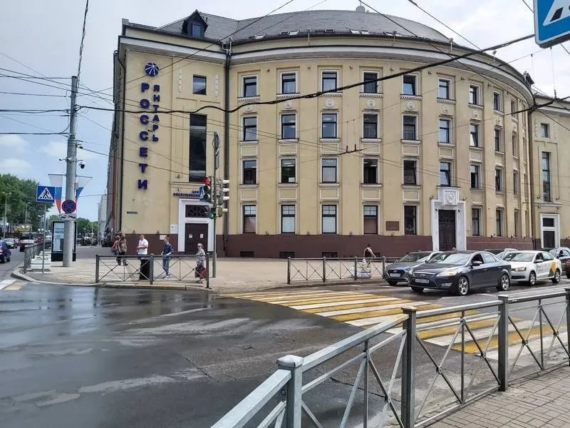 Служба по тарифам Калининградской области пересчитала заявку на подключение дома «Яблоневый сад» и уменьшила плату в восемь раз — первоначальные суммы признали несоответствующими нормативам.