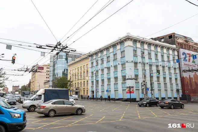 Дирекция по строительству расторгла контракт с «Дорстрой»: работы перенесли с сентября на ноябрь, ведут поиск нового подрядчика.