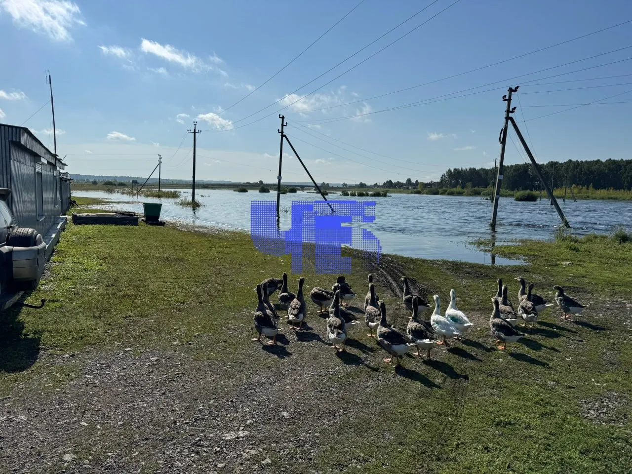 В селе Байрамгулово из‑за сброса воды с Аргазинского водохранилища затоплены подвалы и скважины. Местные жалуются на молчание властей и просят организовать подвоз питьевой воды и откачку.