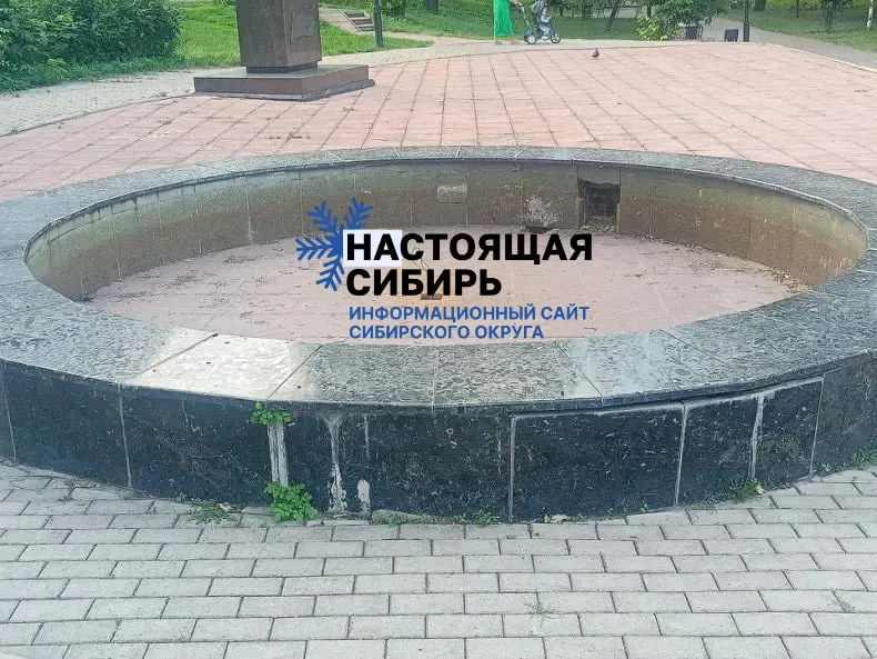 Депутат раскритиковал неравномерное благоустройство города и потребовал уделять равное внимание общественным пространствам по всему городу, а не только у здания мэрии.