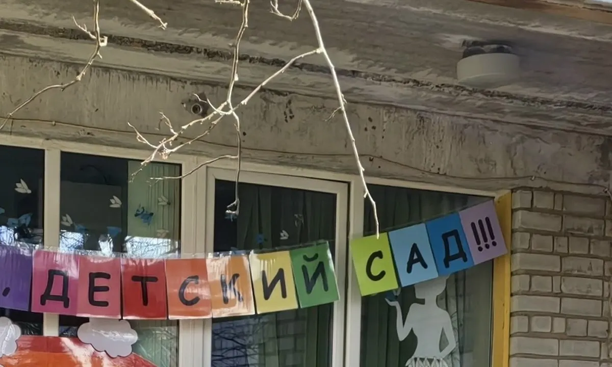 Родители ищут способы уделять внимание детям во время реконструкции единственного в поселке детского сада.