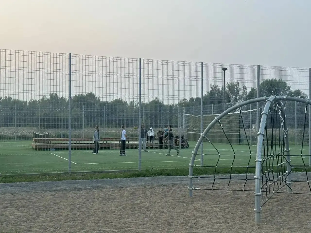Прокуратура добилась возвращения бесплатного доступа к общественным спортивным объектам в прибрежном парке на реке Чулым.