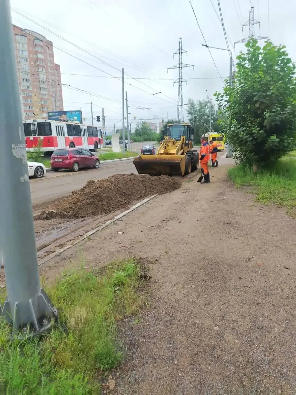 В Чите завершили работы по устранению последствий ливней: откачали воду, углубили и подсыпали водопропускной канал, восстановили электроснабжение в подтопленных домах и оформляют меры по отводу воды на проблемном участке.