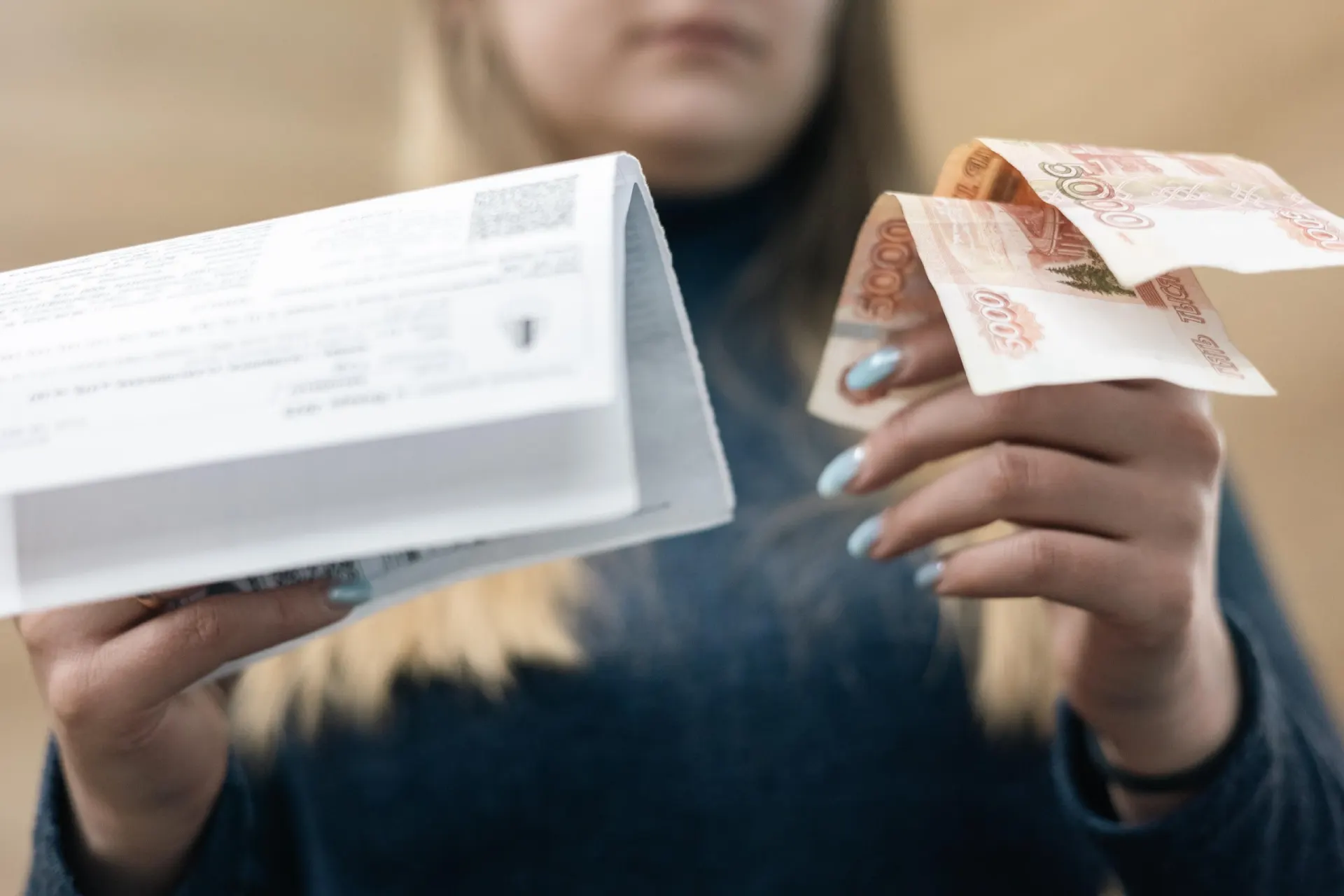 За год расходы на ЖКУ и бензин выросли примерно на 2,8%.