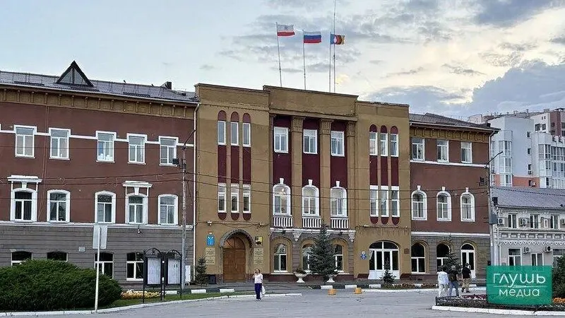 После повреждений домов в Энгельсе власти формируют перечень жильцов, которым потребуется временное жильё, и планируют их размещение.