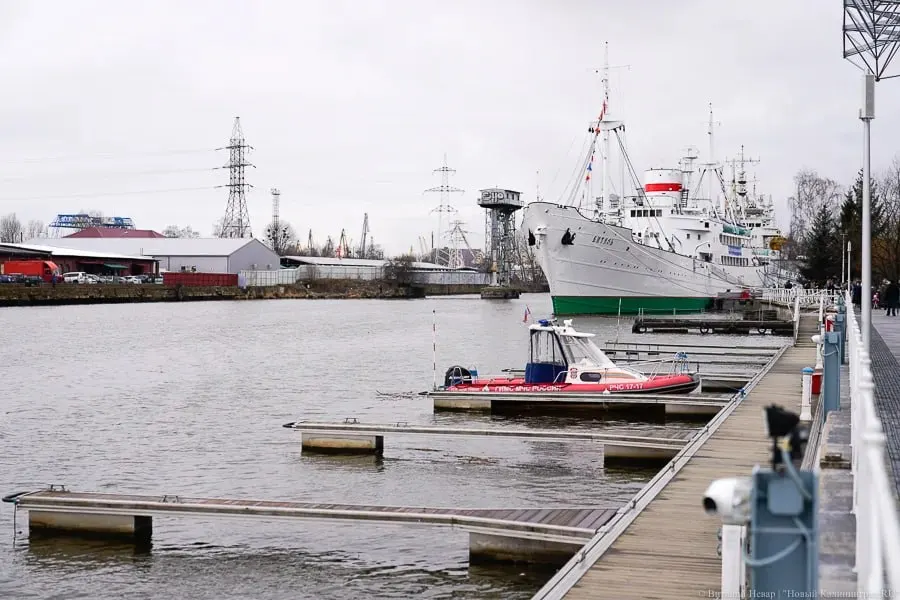 Муниципалитет передаст причальные стенки городской службе парковок; после переоборудования они станут платными, паркоматы будут фиксировать регистрационные номера судов.