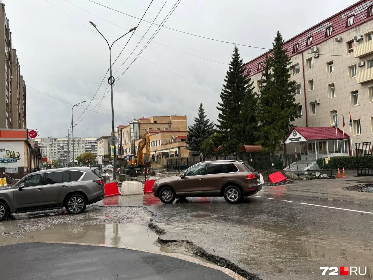 Срок окончания работ по реконструкции ул. Максима Горького перенесён на 25 сентября; работы на тепловой сети завершены.