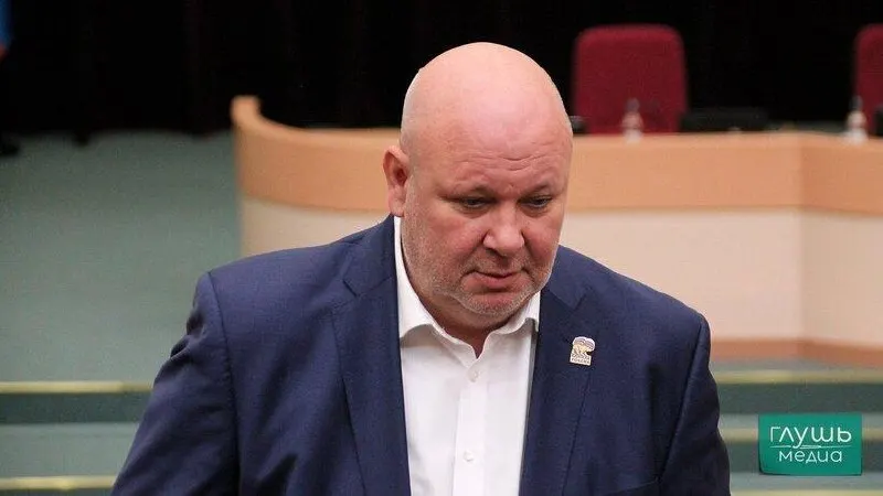 Депутат сообщил о снижении числа мусоровозов у регионального оператора и предупредил о возможных задержках вывоза отходов, особенно во время снегопадов.