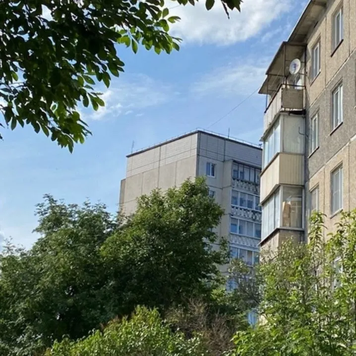 Из-за внезапных долгов по коммунальным услугам десятки семей сотрудников кондопожского ЦБК рискуют лишиться служебного жилья.