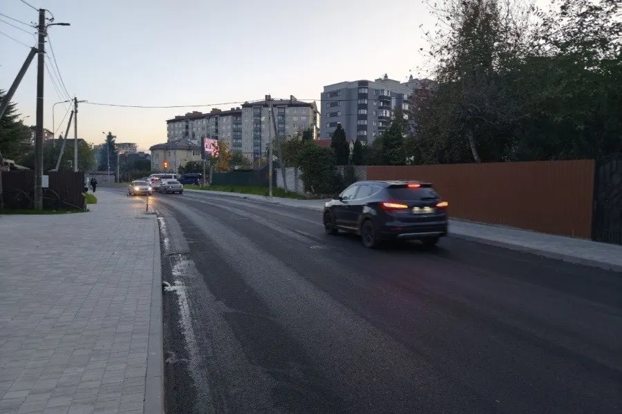 Дорожники Калининграда рассчитывают открыть движение на ремонтируемой ул. Орудийной во второй половине октября, включая автобусы маршрута №35, продлённый до Автошколы.