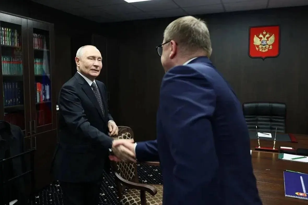 Чиновники хвалят рост ВРП и новые стройки, но факты говорят о снижении промышленного производства, бюджете с дефицитом и сомнительных расходах на аннексированные территории.