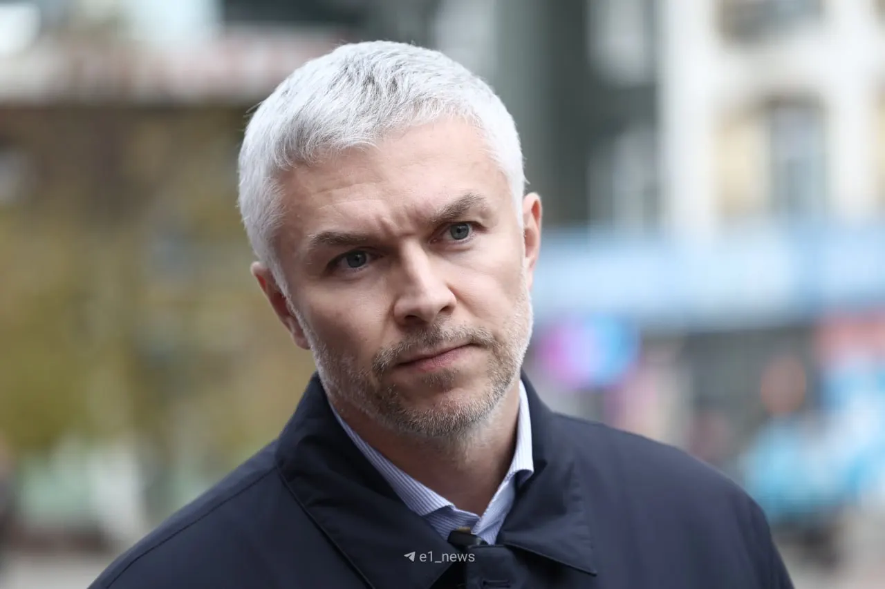 Обсуждаются вопросы освещения, сохранения городских объектов, развитие транспорта и новые проекты.