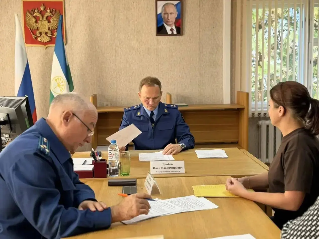 Жители и бизнесмены рассказали об освещении, парковках, вывозе мусора и водоснабжении, а также запросили разбор вопросов по военным выплатам родственников.